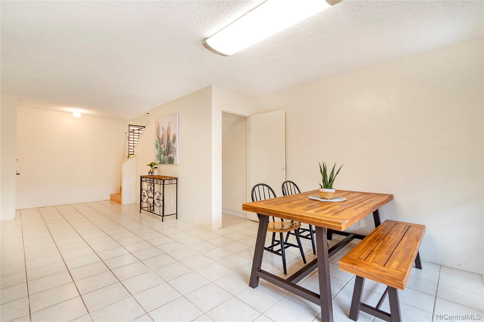 385 Haleloa Place #E, Honolulu, HI 96821