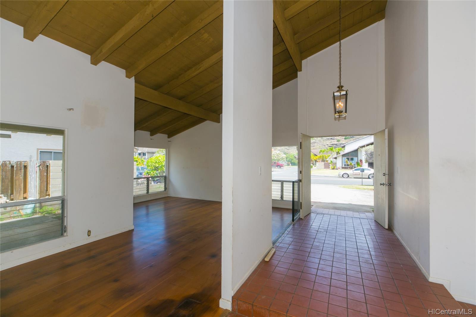 7062 Kamilo Street Honolulu, HI 96825