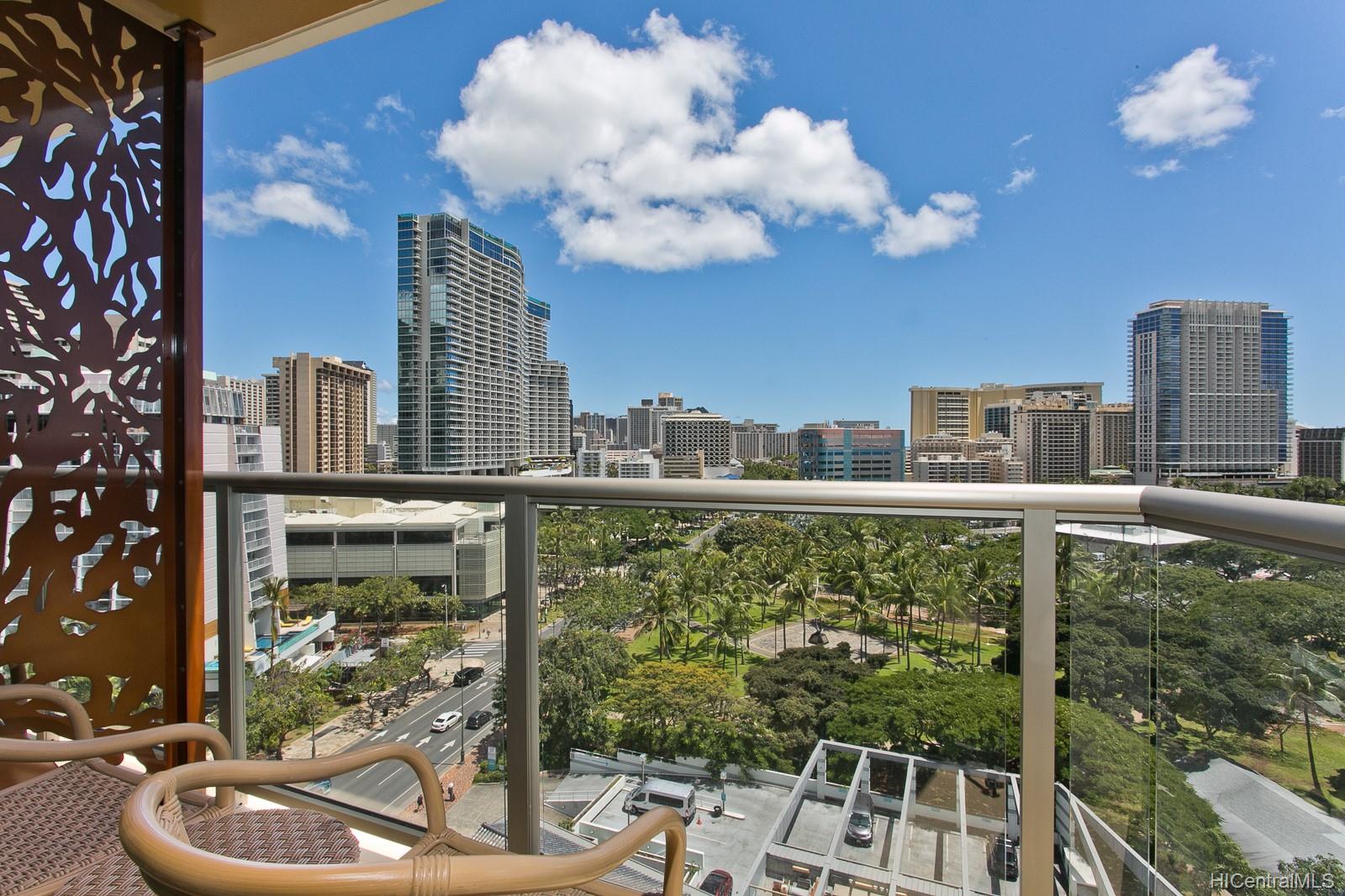 2045 Kalakaua Avenue #1011, Honolulu, HI 96815