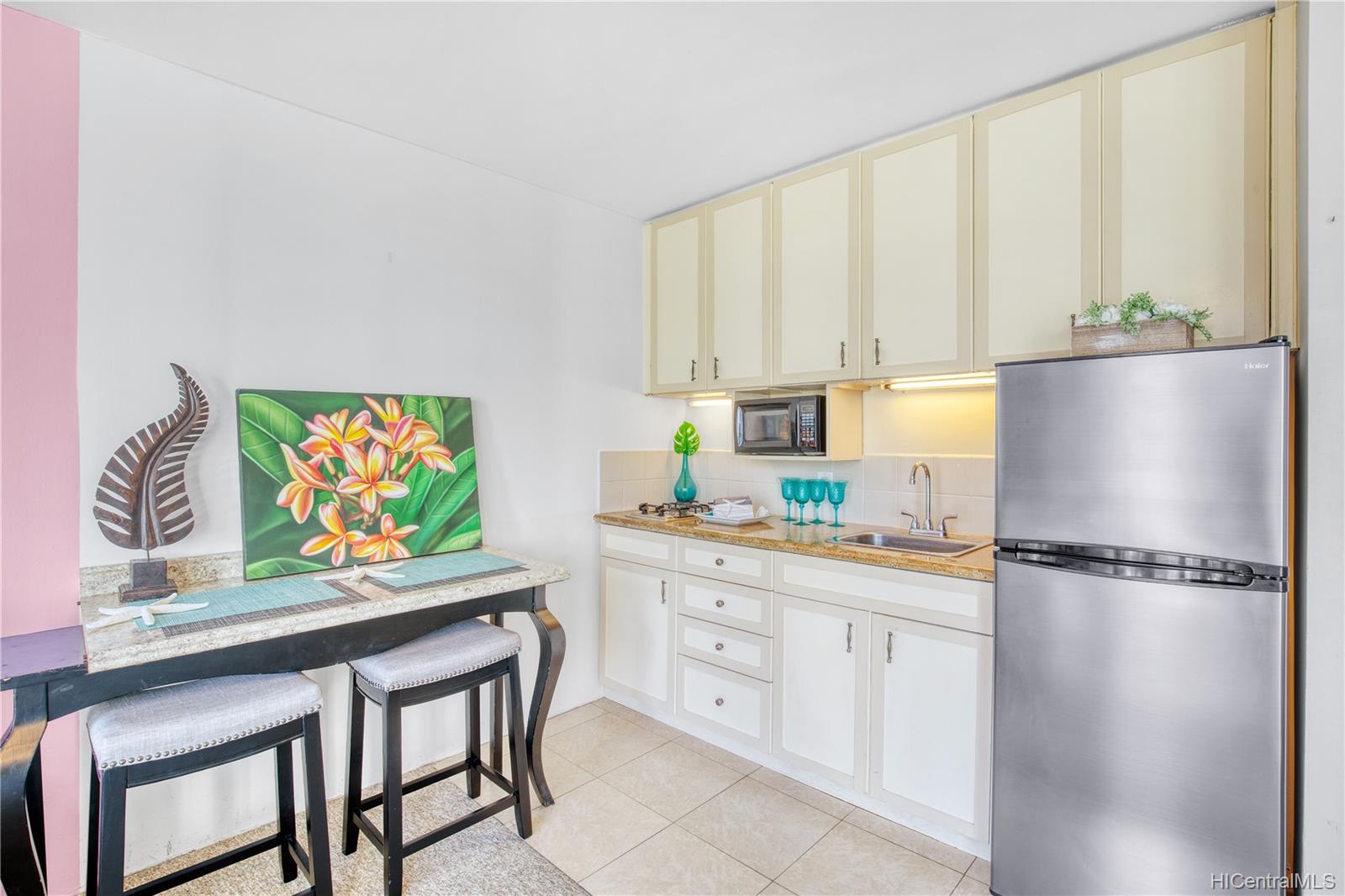 750 Amana Street #1009, Honolulu, HI 96814