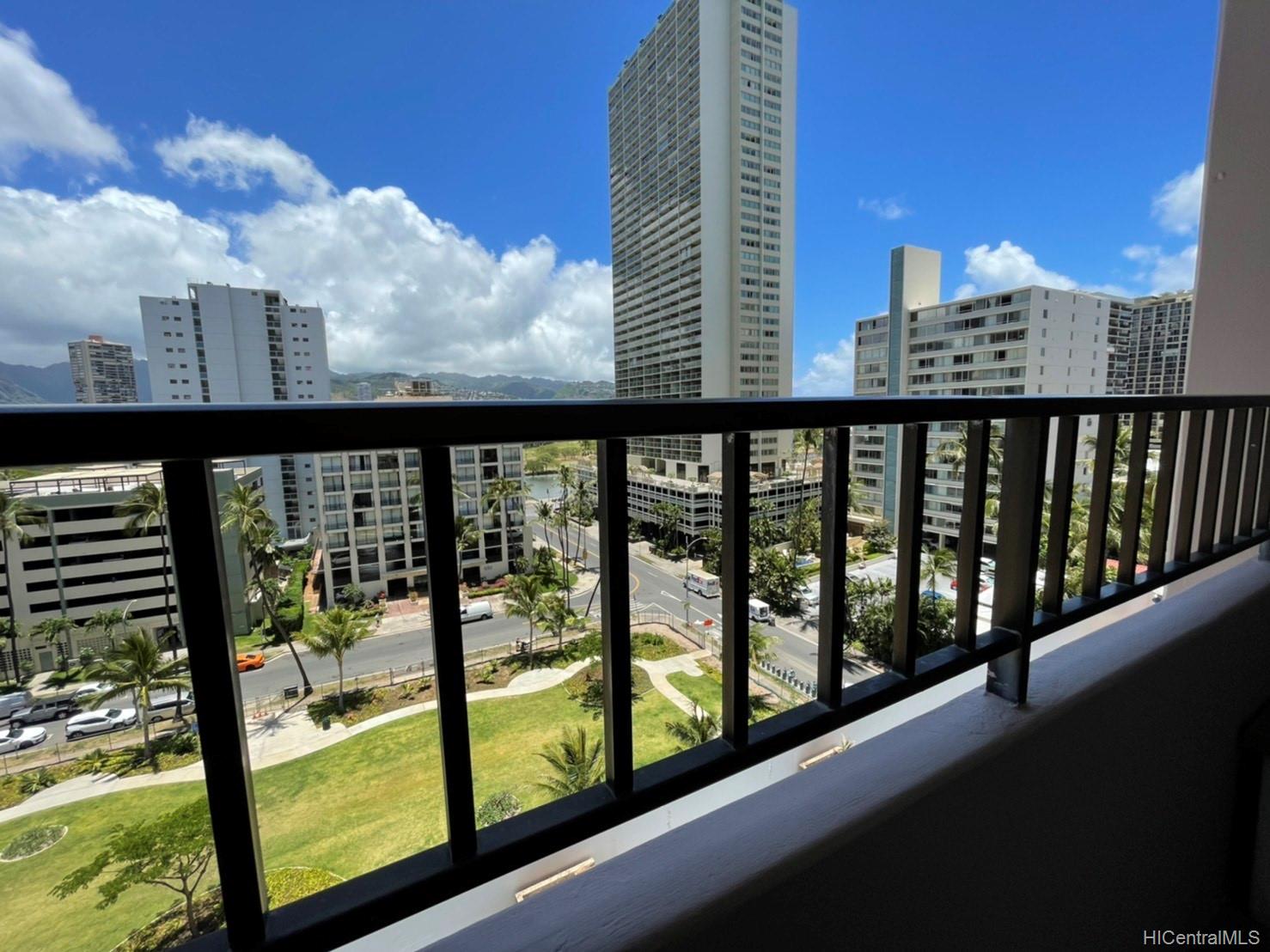 2240 Kuhio Avenue #905, Honolulu, HI 96815