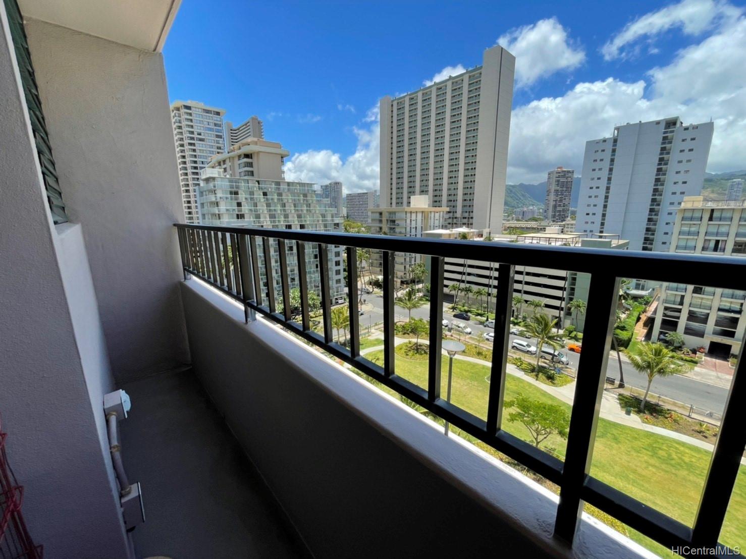 2240 Kuhio Avenue #905, Honolulu, HI 96815