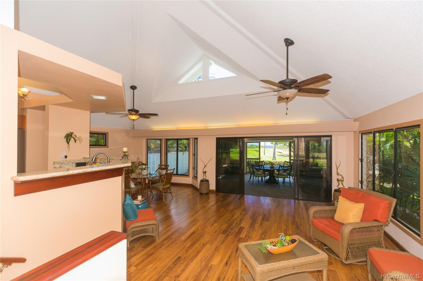 342 Kuanalu Place Honolulu, HI 96825