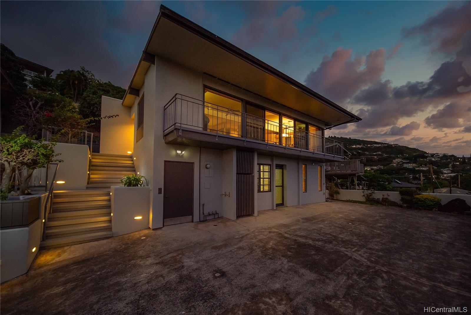 1968 Nehoa Place Honolulu, HI 96822