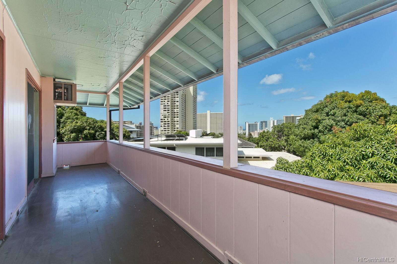 1207 Lilo Place Honolulu, HI 96822