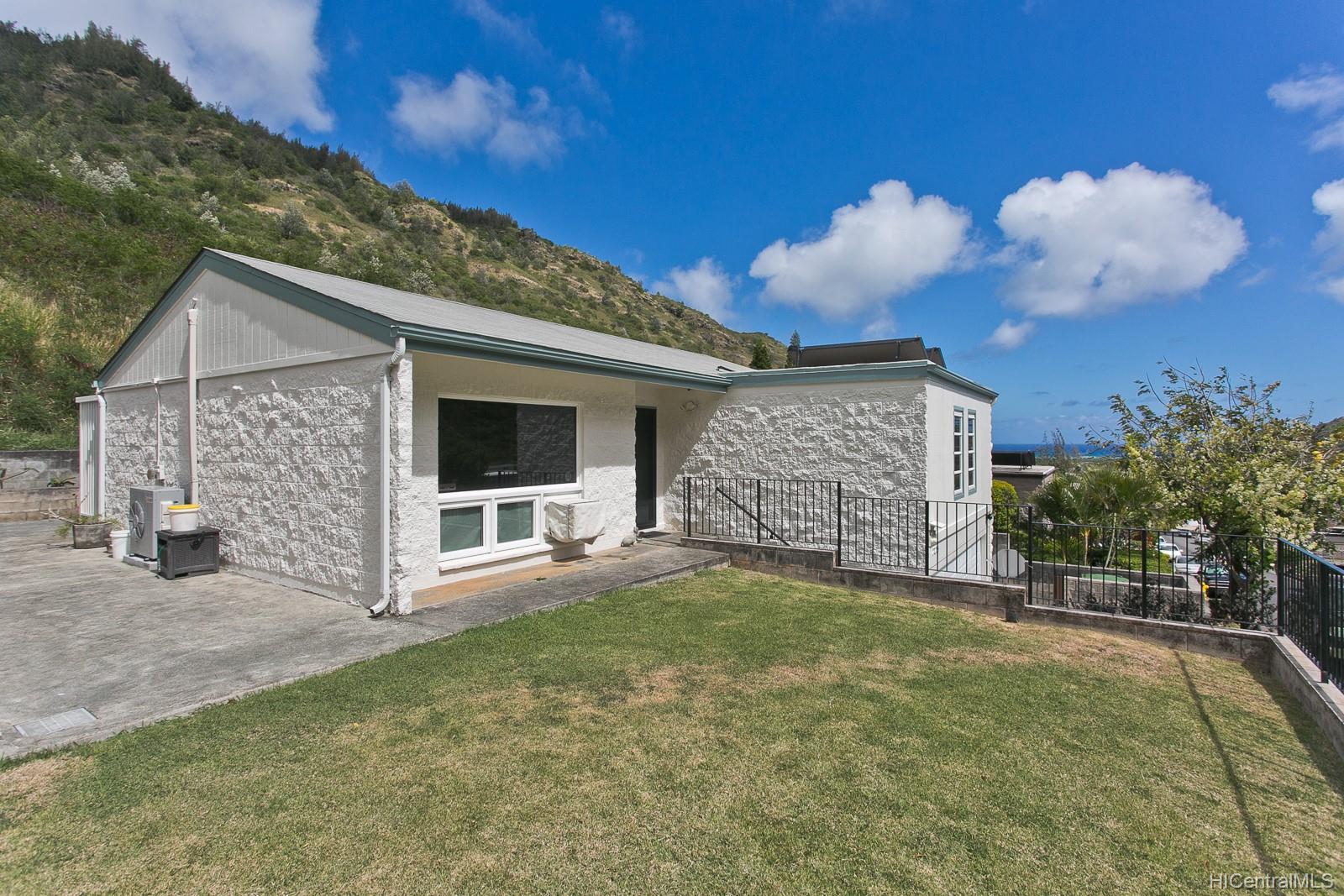 725 Kalaau Place Honolulu, HI 96821