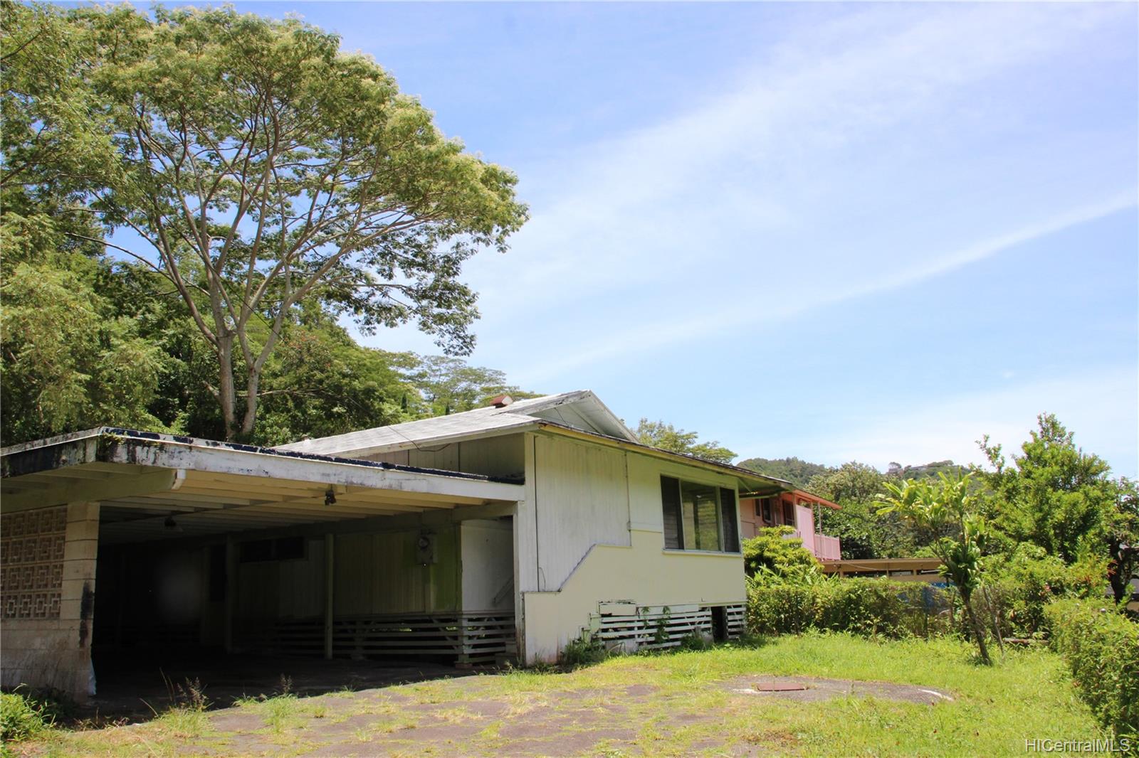 2709 Waiomao Road Honolulu, HI 96816