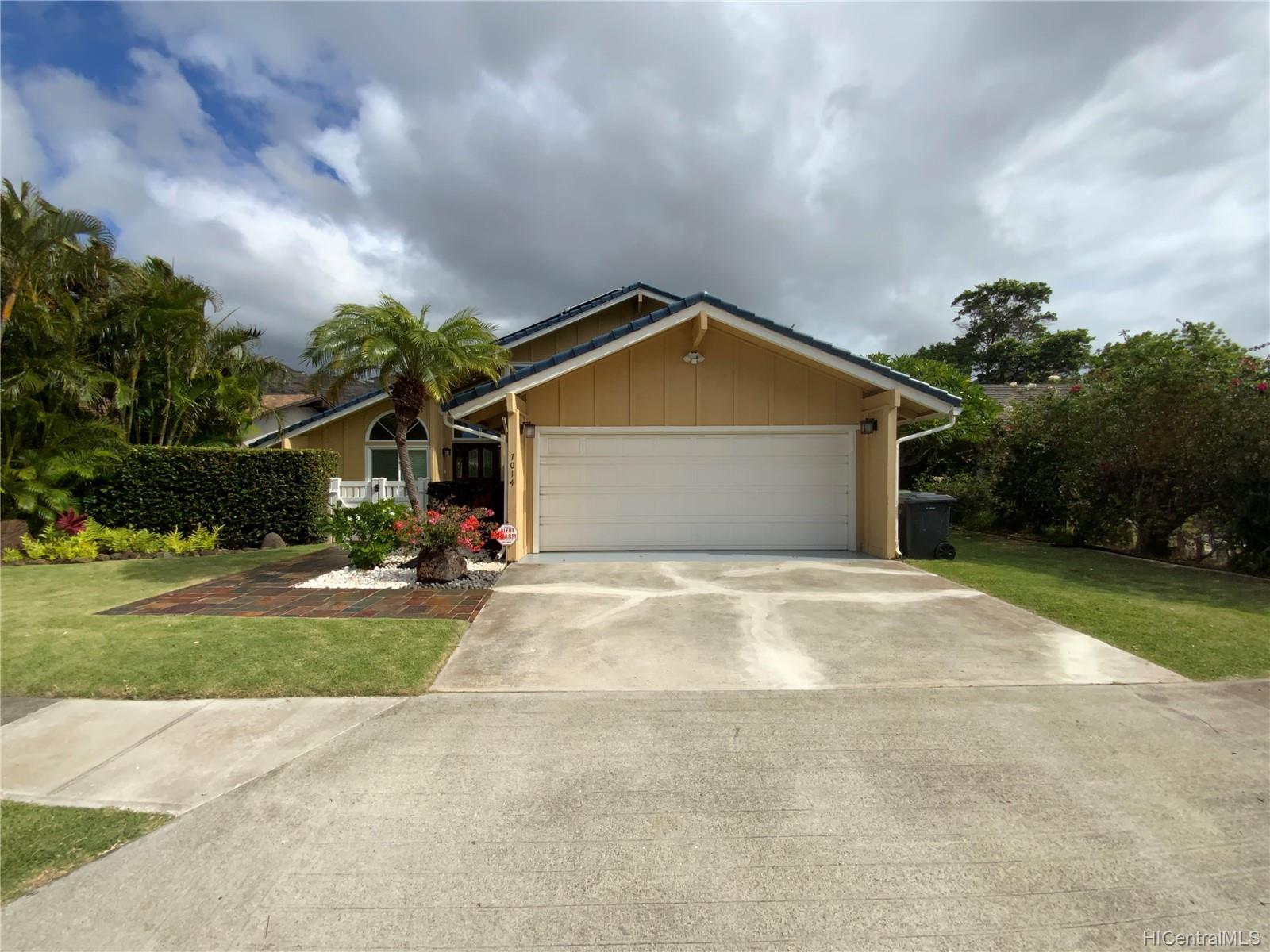 7014 Niumalu Loop Honolulu, HI 96825