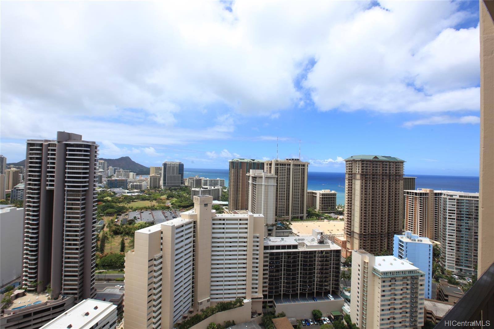 411 Hobron Lane #3709, Honolulu, HI 96815