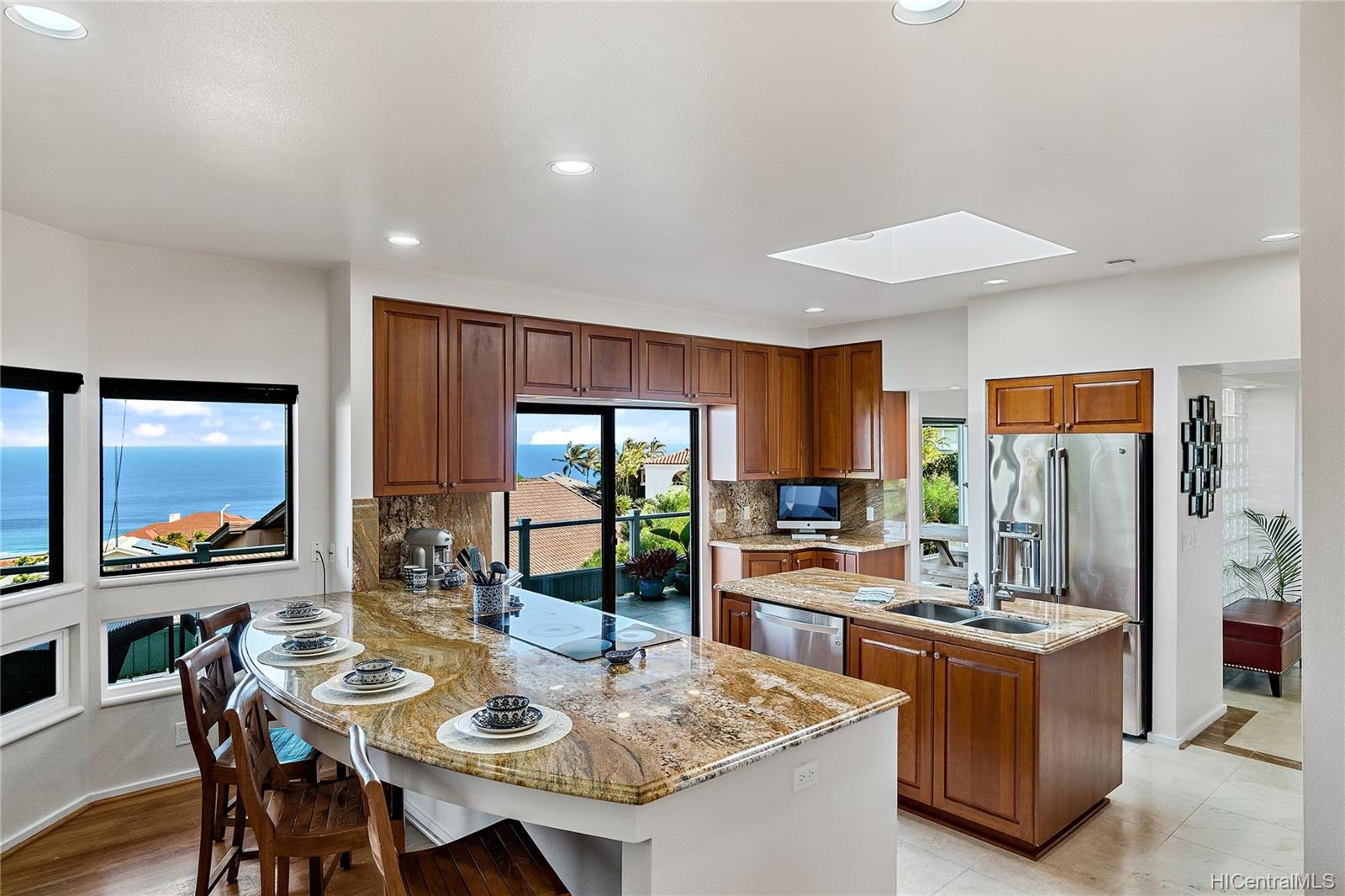 175 Kaulana Way Honolulu, HI 96821