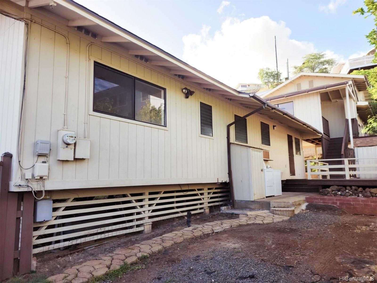 4046 Keanu Street Honolulu, HI 96816