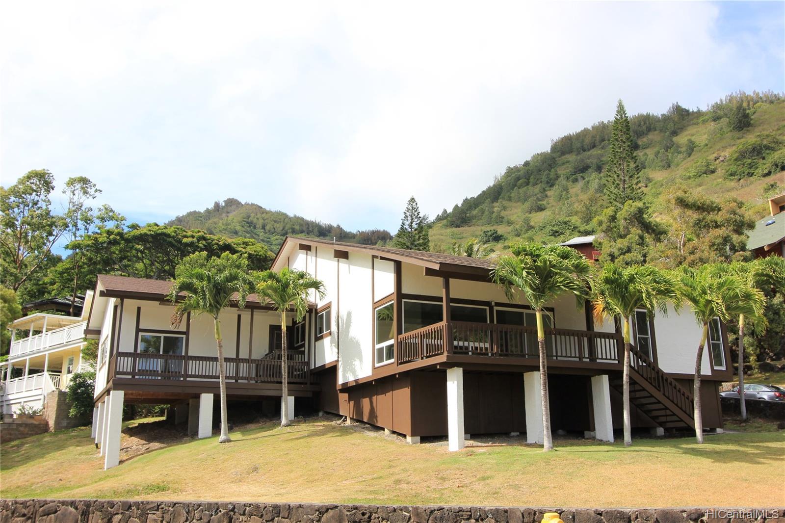 810 Waika Place Honolulu, HI 96825