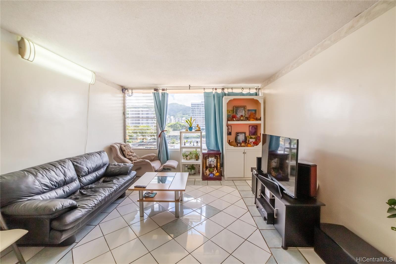 1403 Makiki Street #B703, Honolulu, HI 96814