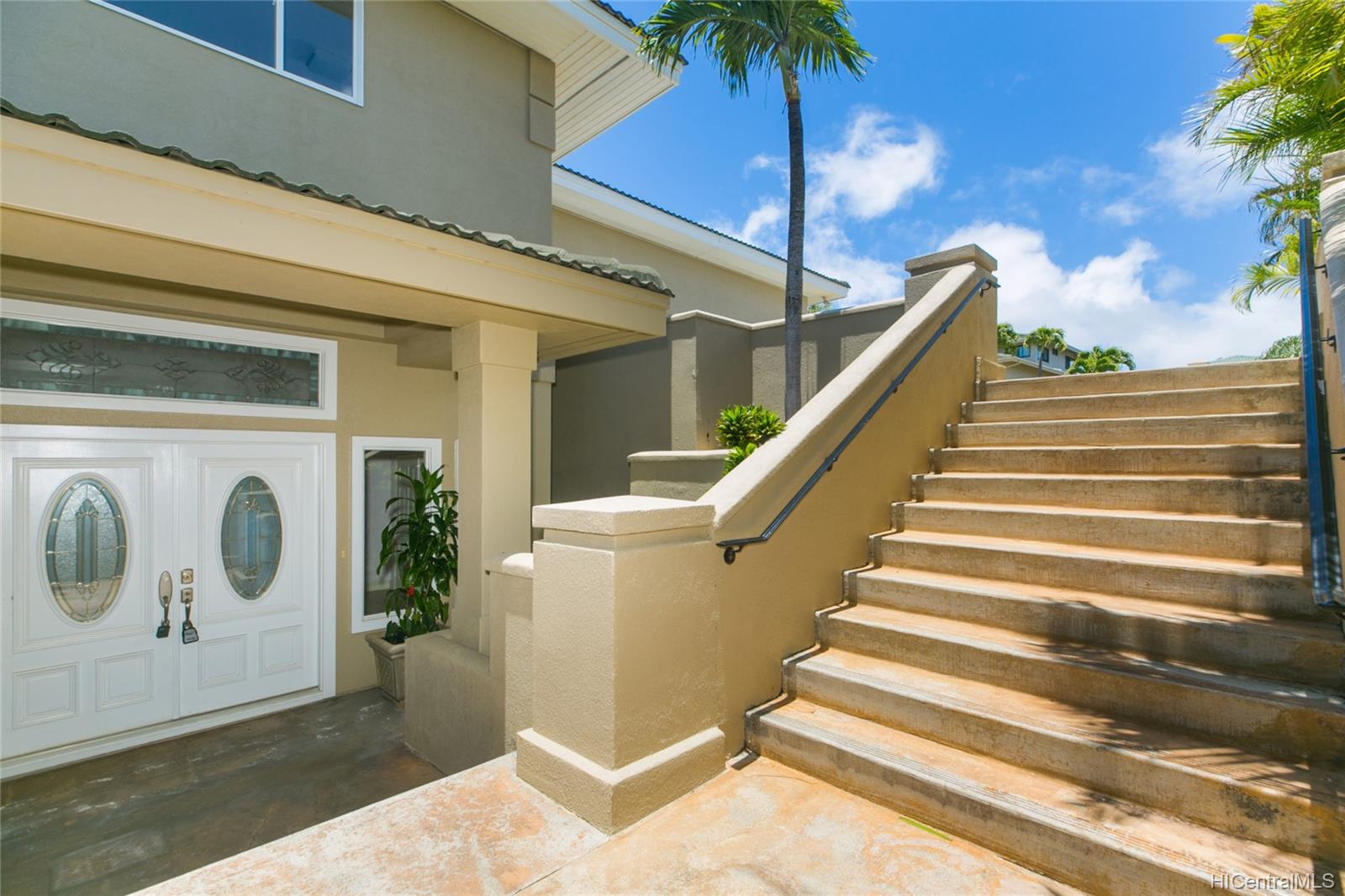 5340 Kahalakua Street Honolulu, HI 96821