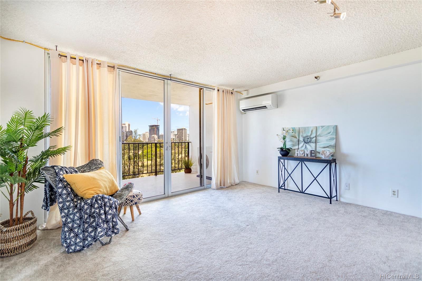 2916 Date Street #7F, Honolulu, HI 96816