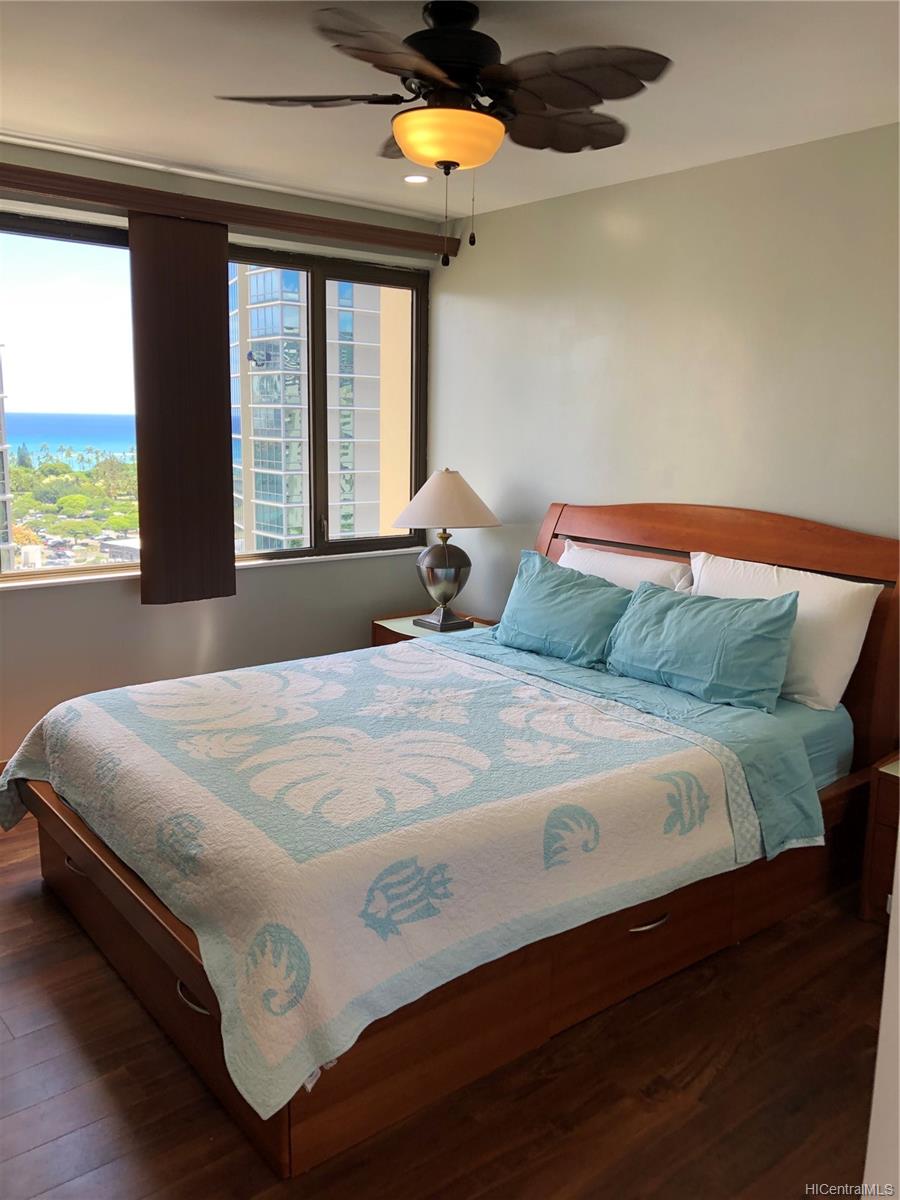 2140 Kuhio Avenue #1702, Honolulu, HI 96815