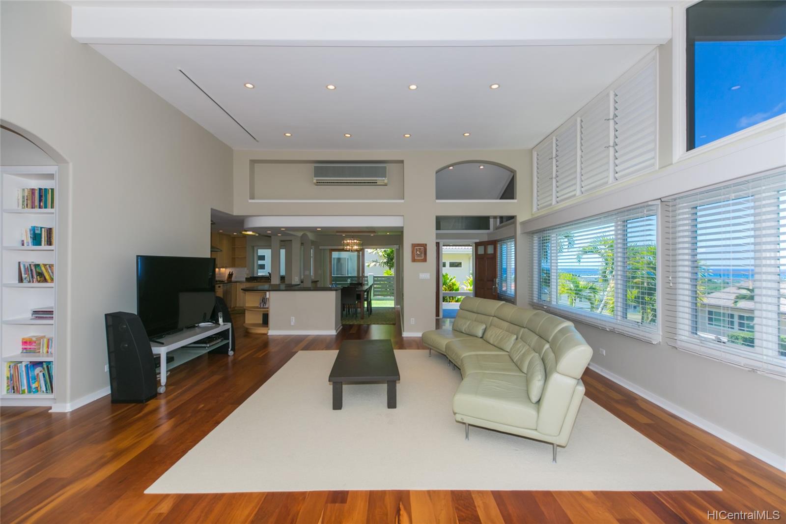 5993 Haleola Street Honolulu, HI 96821