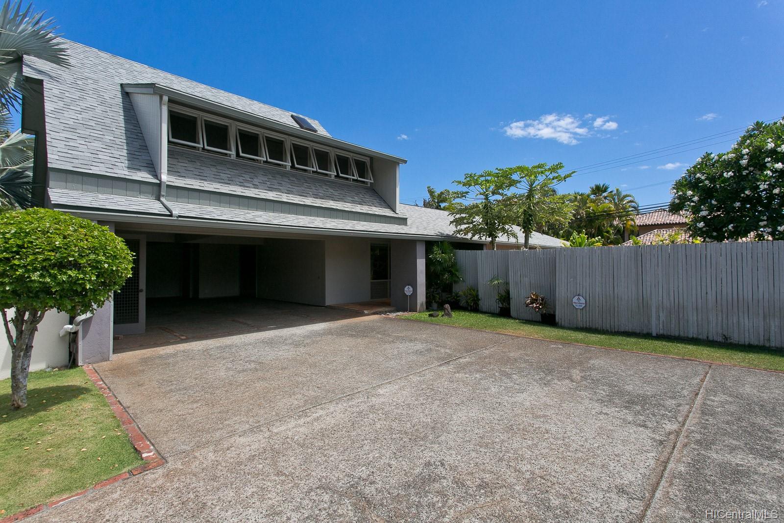 658 Hunakai Street Honolulu, HI 96816