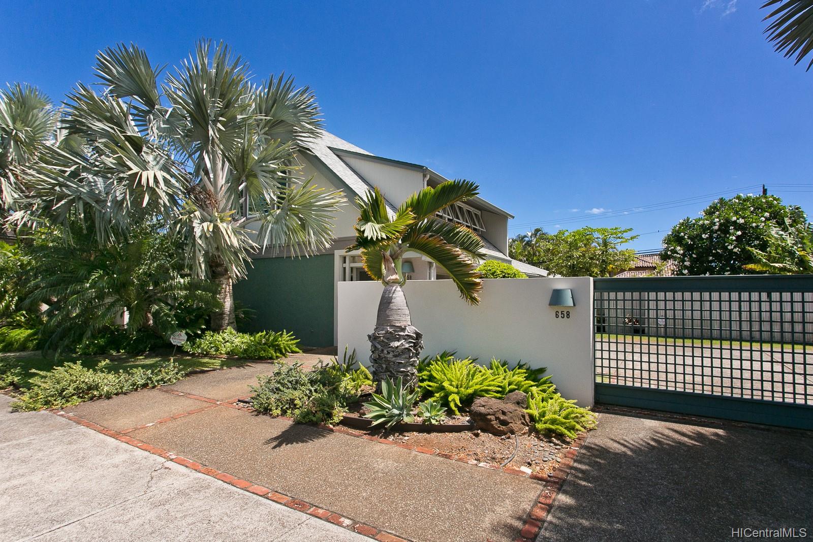 658 Hunakai Street Honolulu, HI 96816