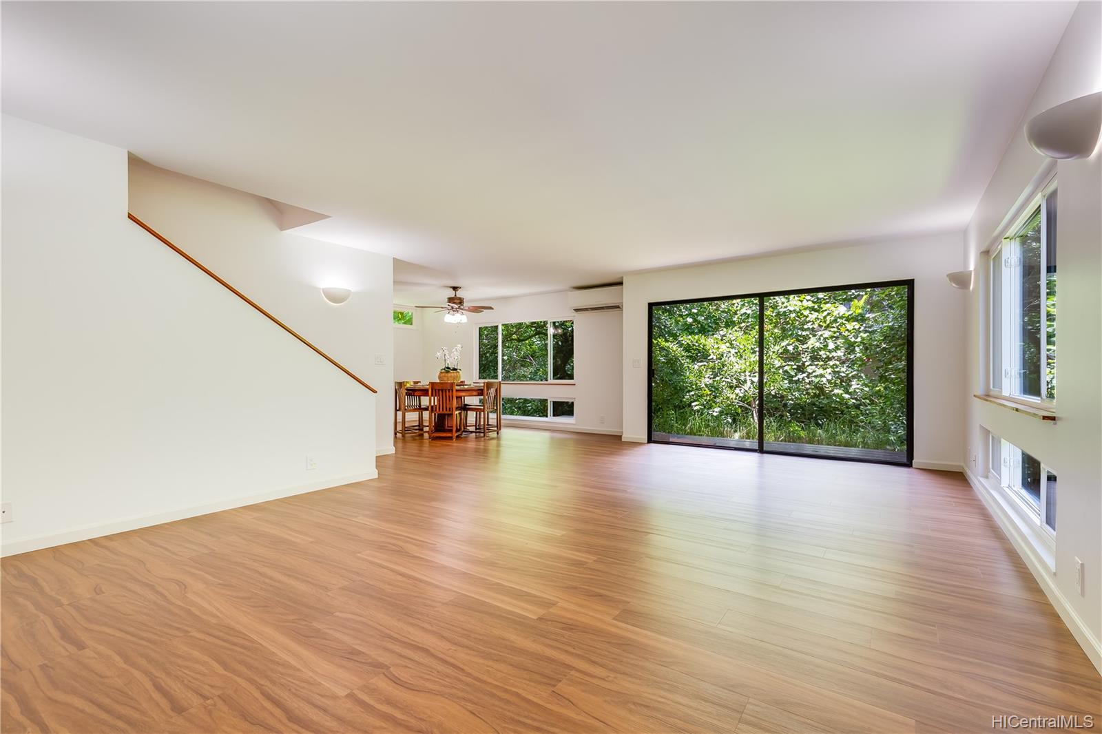 3583 Waakaua Street Honolulu, HI 96822