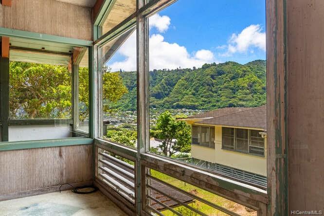 3510 Lelehune Place Honolulu, HI 96822