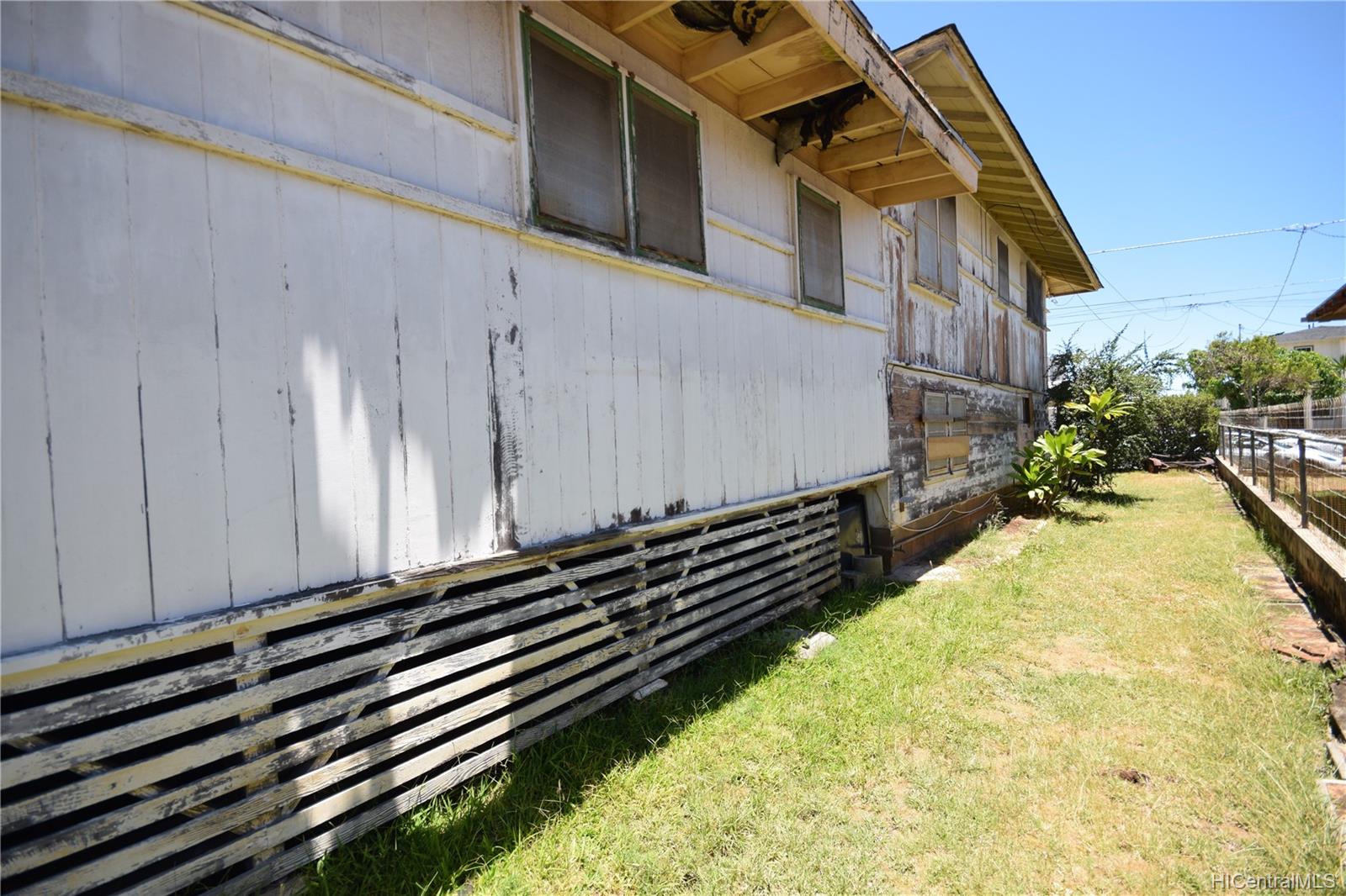 3434 Kaau Street Honolulu, HI 96816