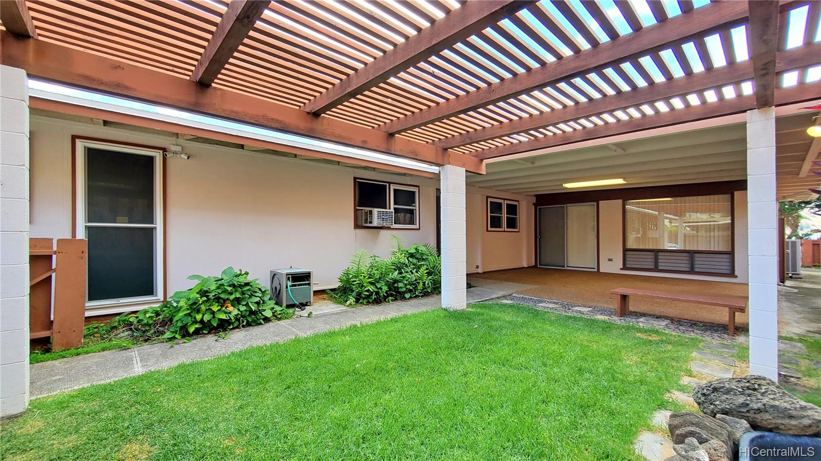 606 Kapaia Street Honolulu, HI 96825