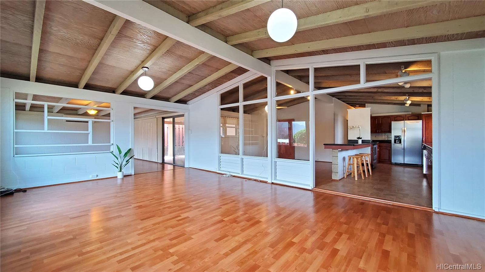 606 Kapaia Street Honolulu, HI 96825