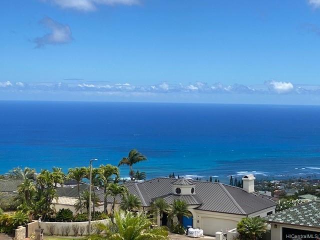 886 Puuikena Drive Honolulu, HI 96821