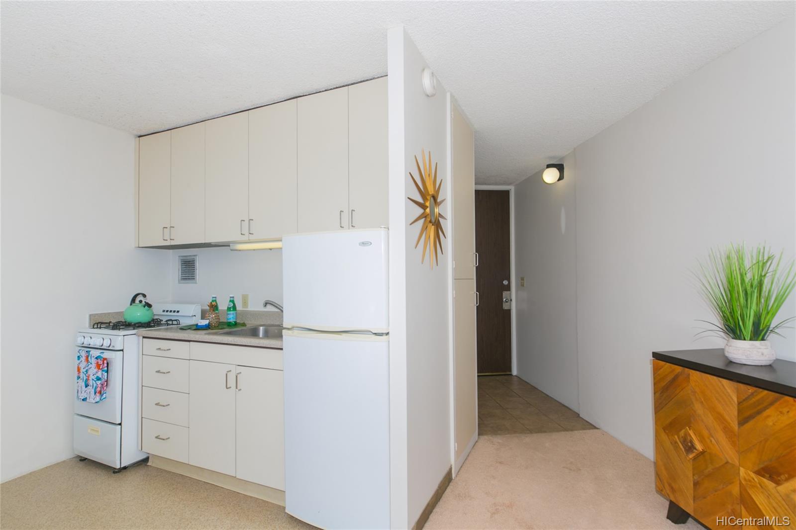 750 Amana Street #1211, Honolulu, HI 96814