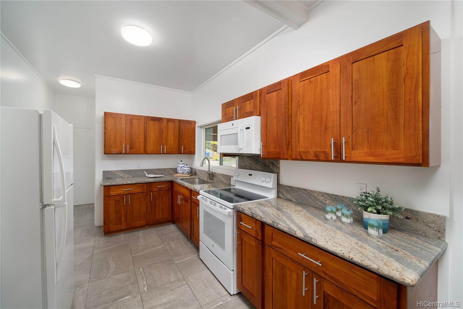 3329 Pinao Street Honolulu, HI 96822