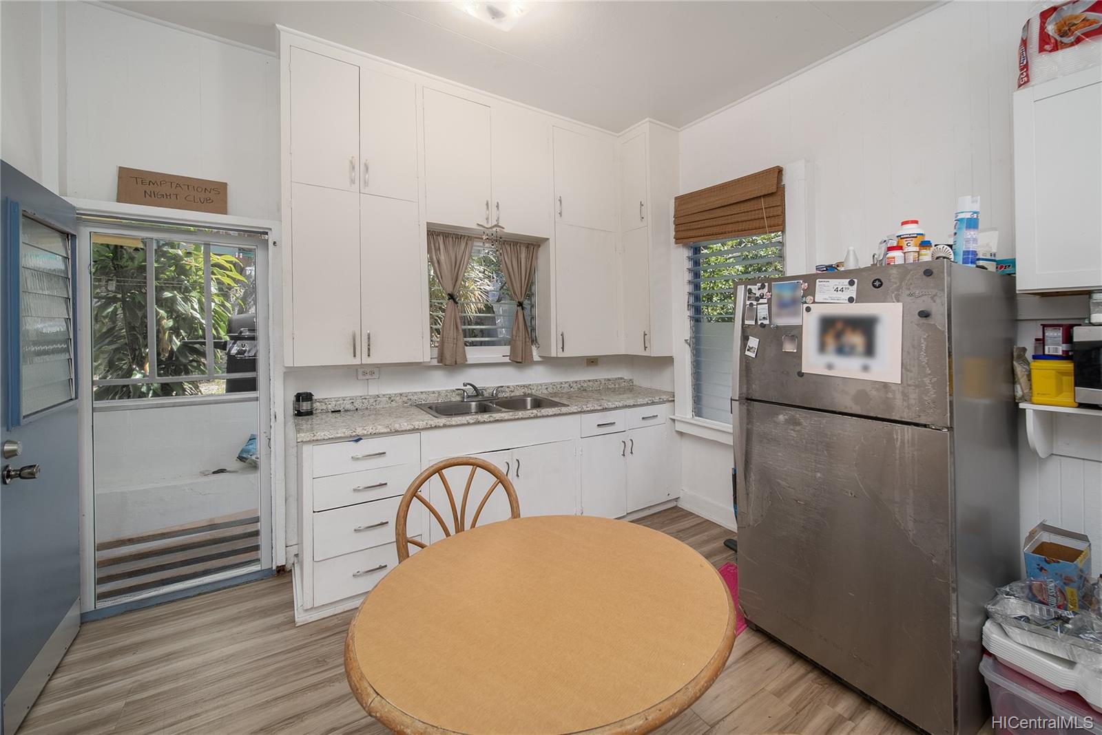 227 Auwaiolimu Street Honolulu, HI 96813