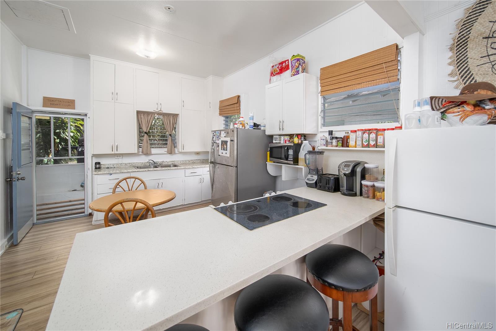 227 Auwaiolimu Street Honolulu, HI 96813