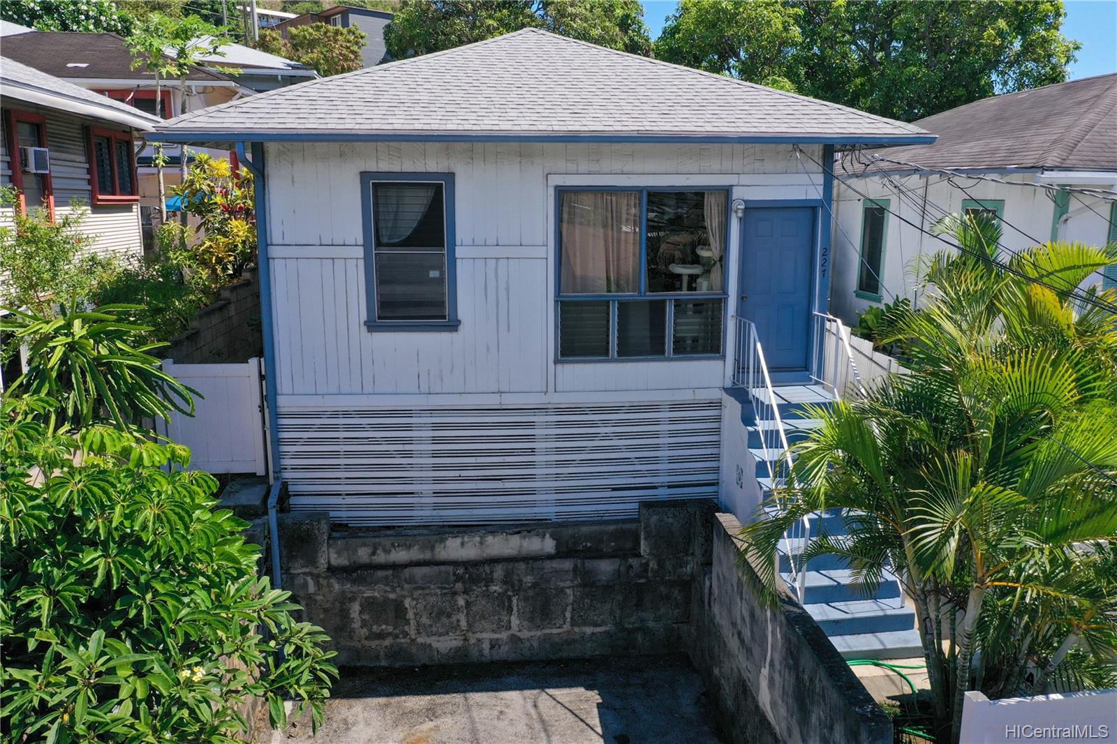 227 Auwaiolimu Street Honolulu, HI 96813