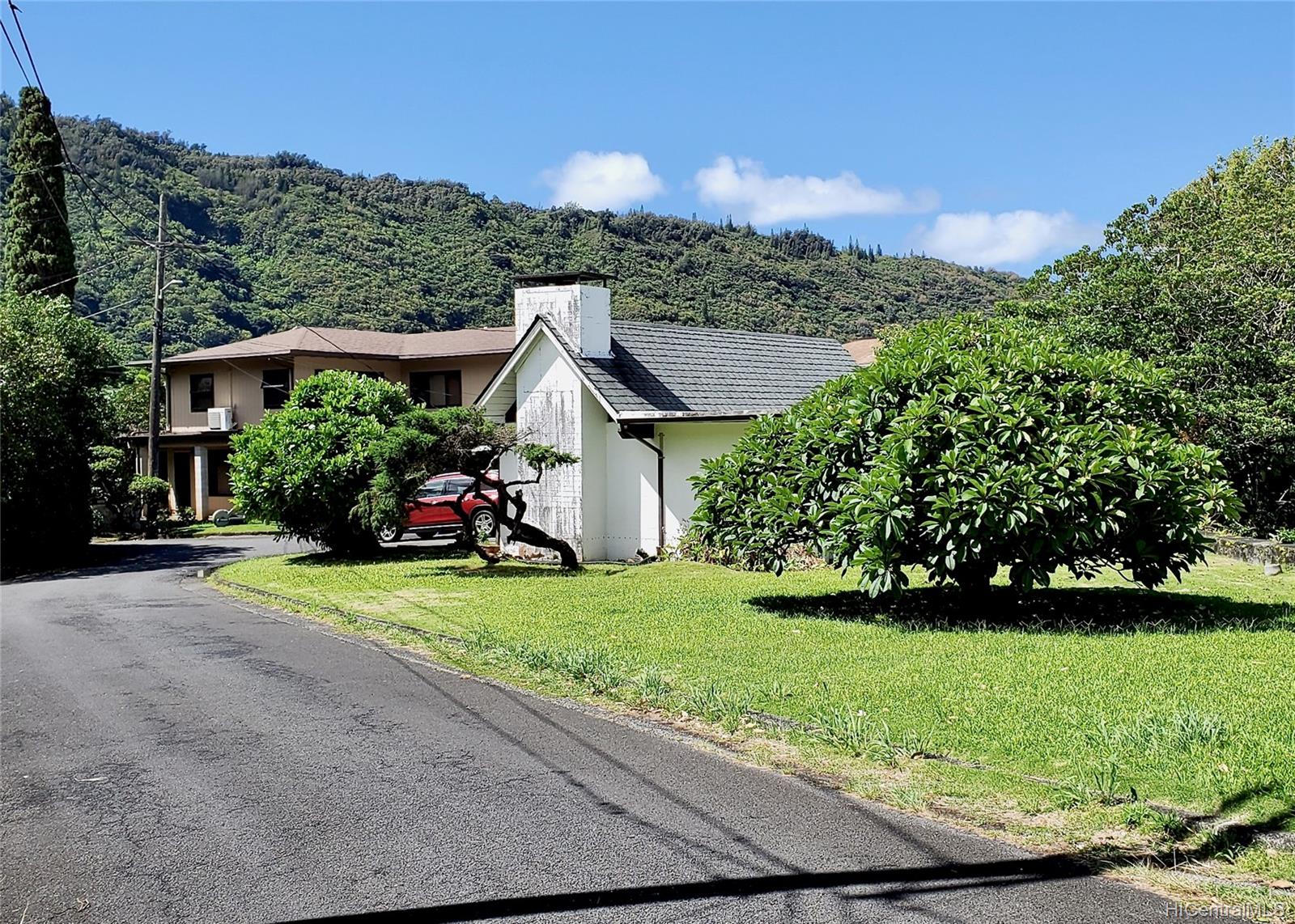 3272 Paumaka Place Honolulu, HI 96822