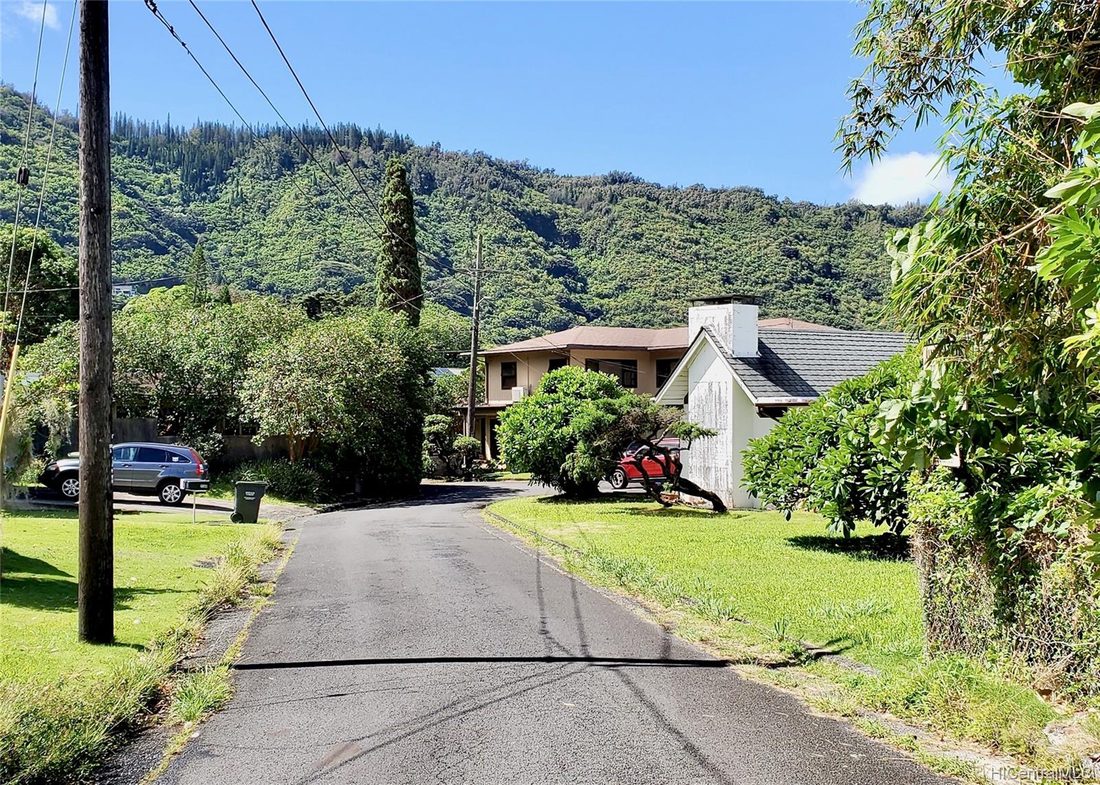 3272 Paumaka Place Honolulu, HI 96822