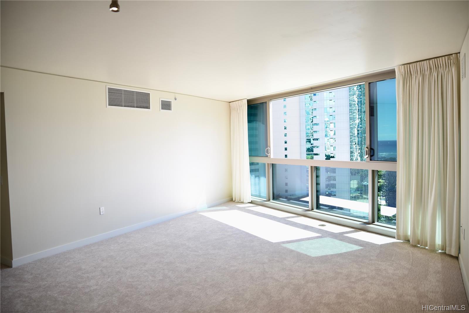 1177 Queen Street #1606, Honolulu, HI 96814