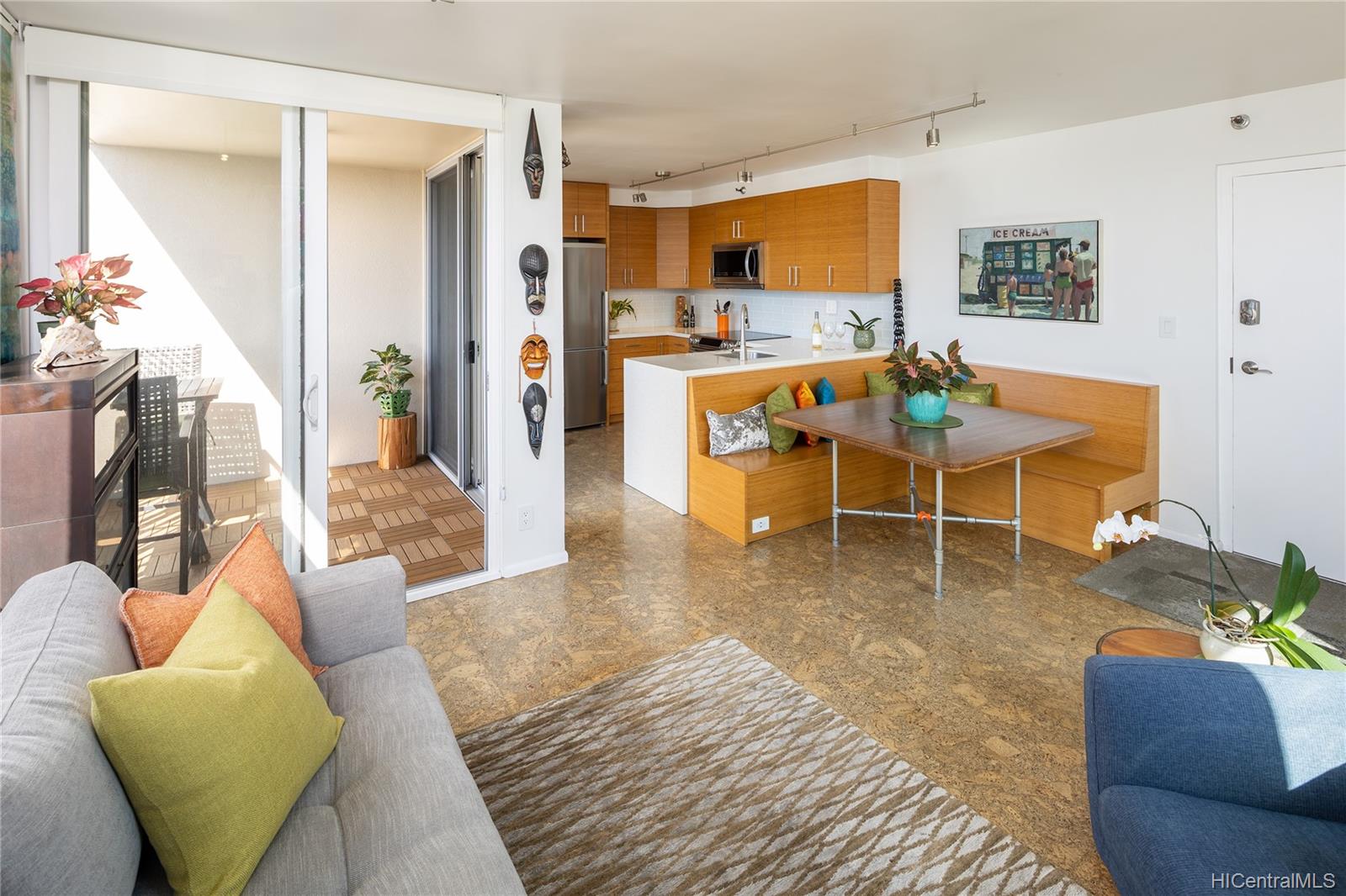 2916 Date Street #20J, Honolulu, HI 96816