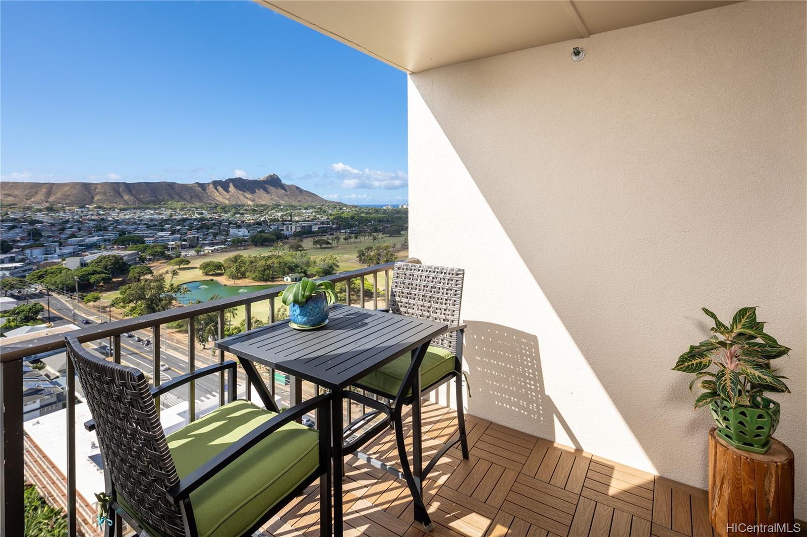 2916 Date Street #20J, Honolulu, HI 96816