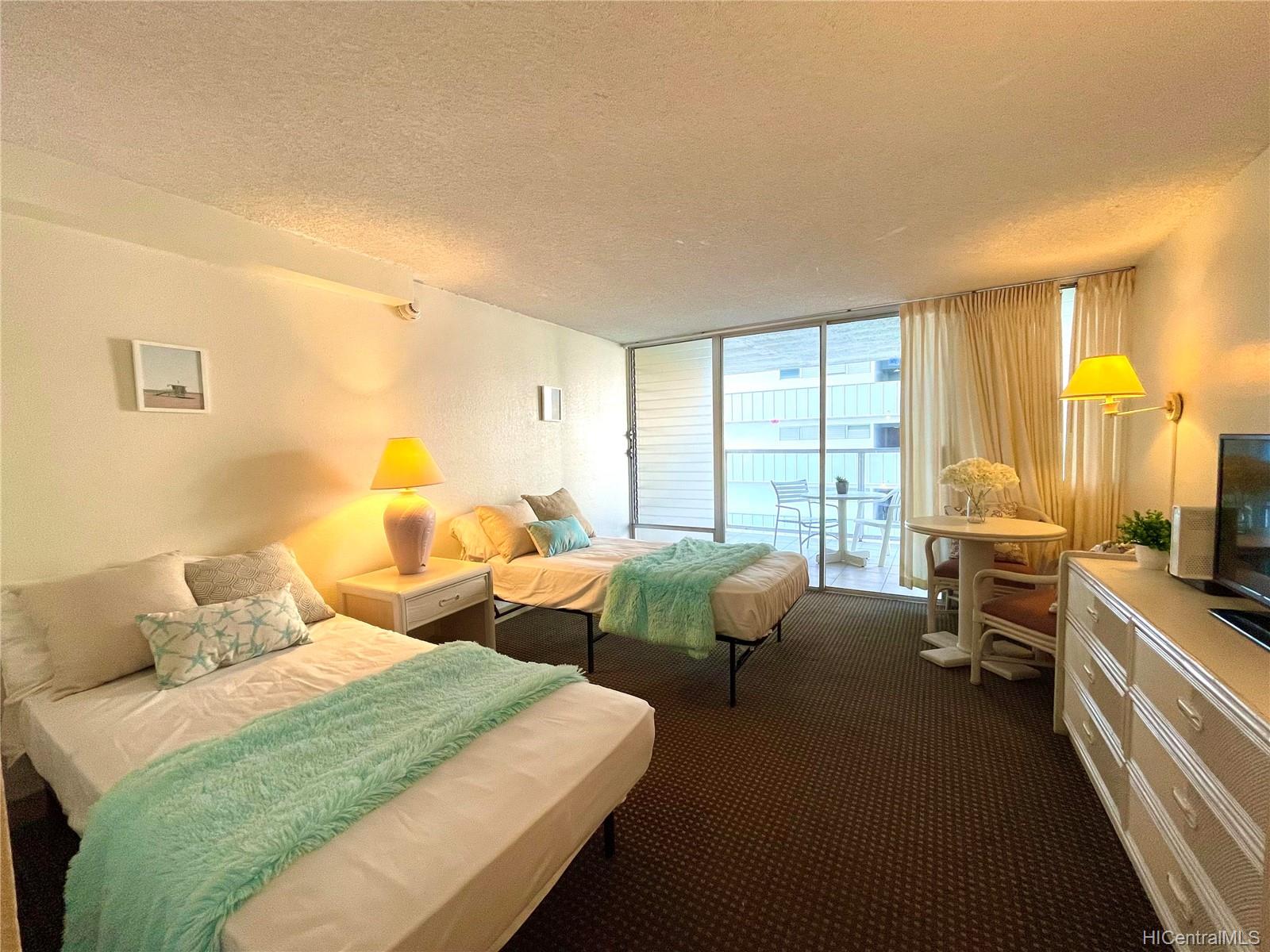 445 Seaside Avenue #703, Honolulu, HI 96815