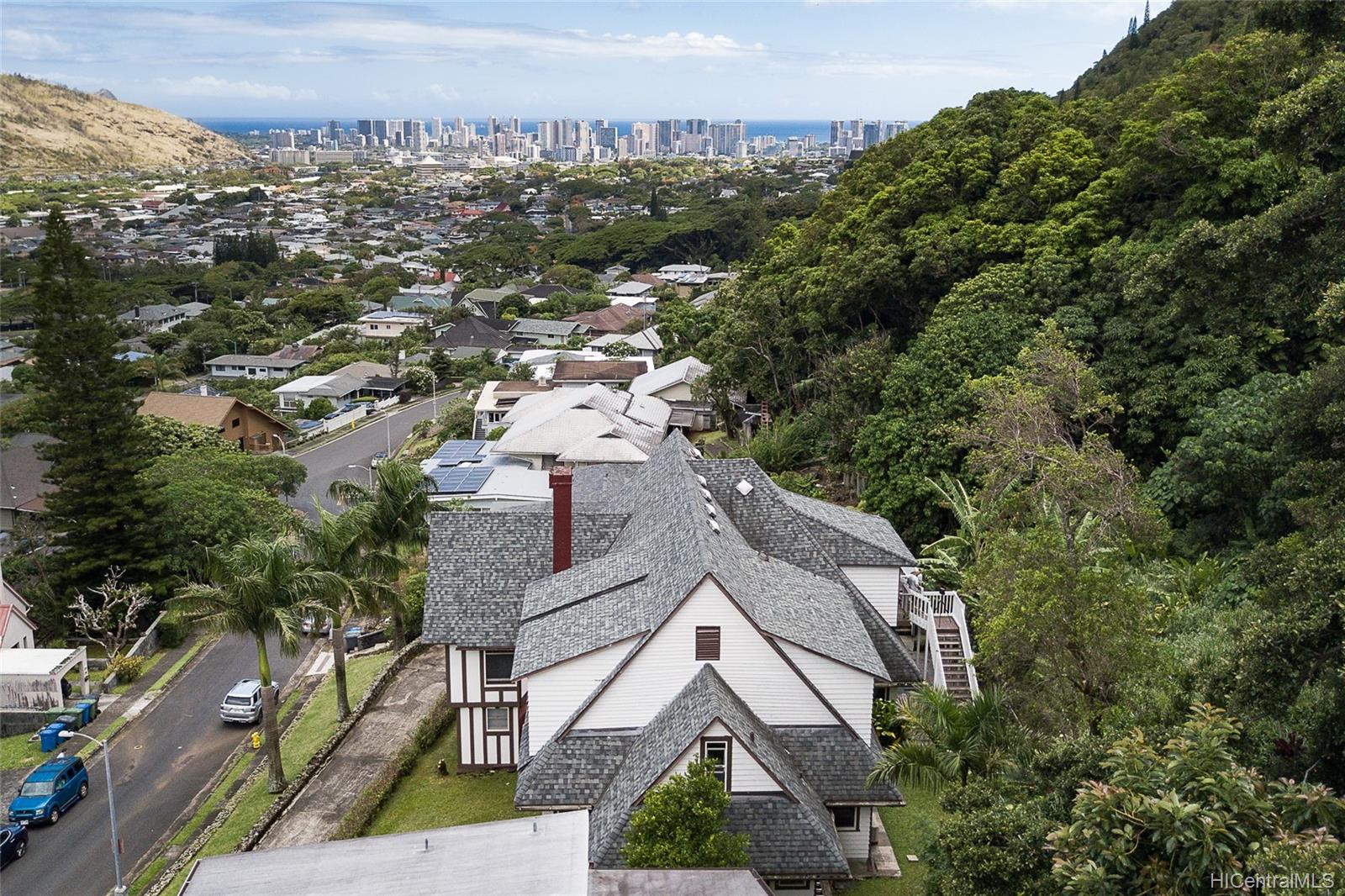 3236 Huelani Drive Honolulu, HI 96822