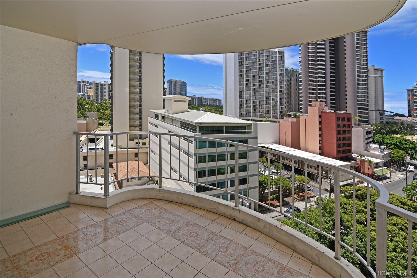 469 Ena Road #1111, Honolulu, HI 96815