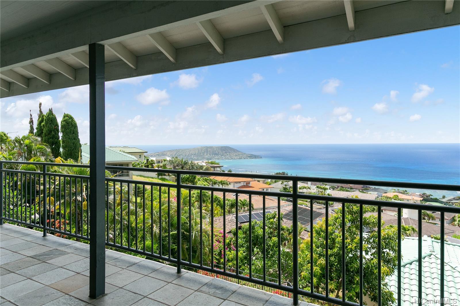 825 Puuikena Drive Honolulu, HI 96821