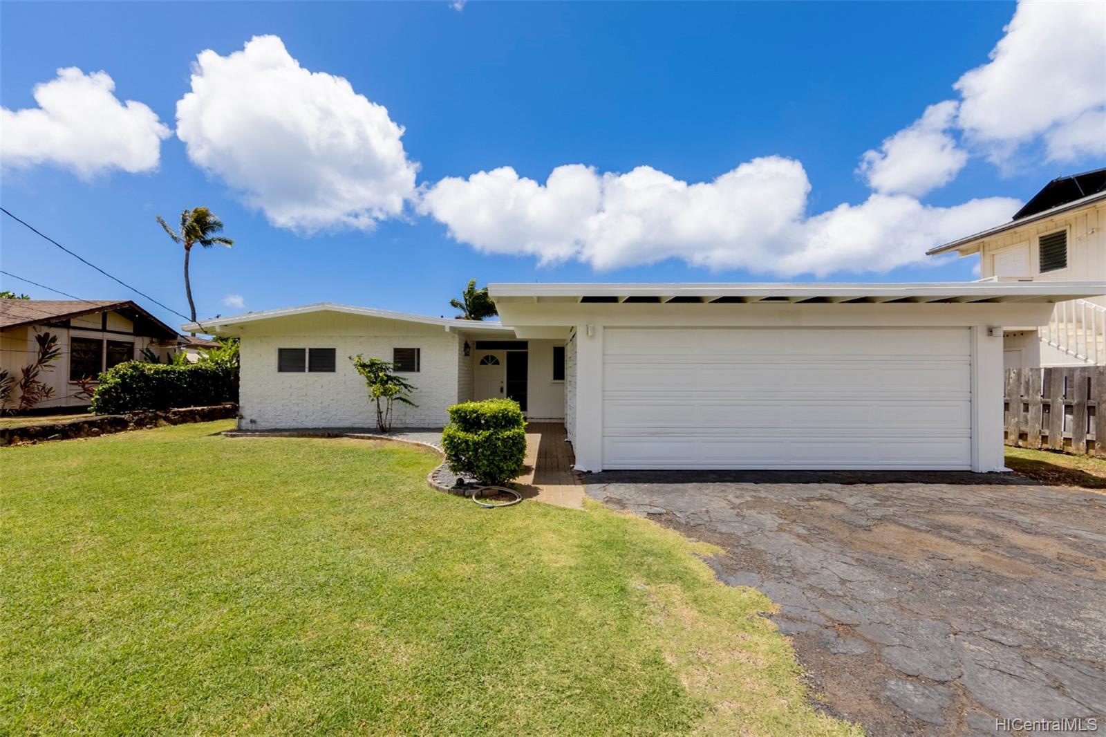 5561 Pia Street Honolulu, HI 96821