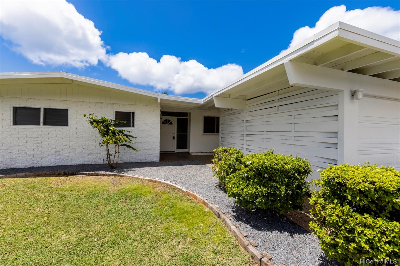 5561 Pia Street Honolulu, HI 96821