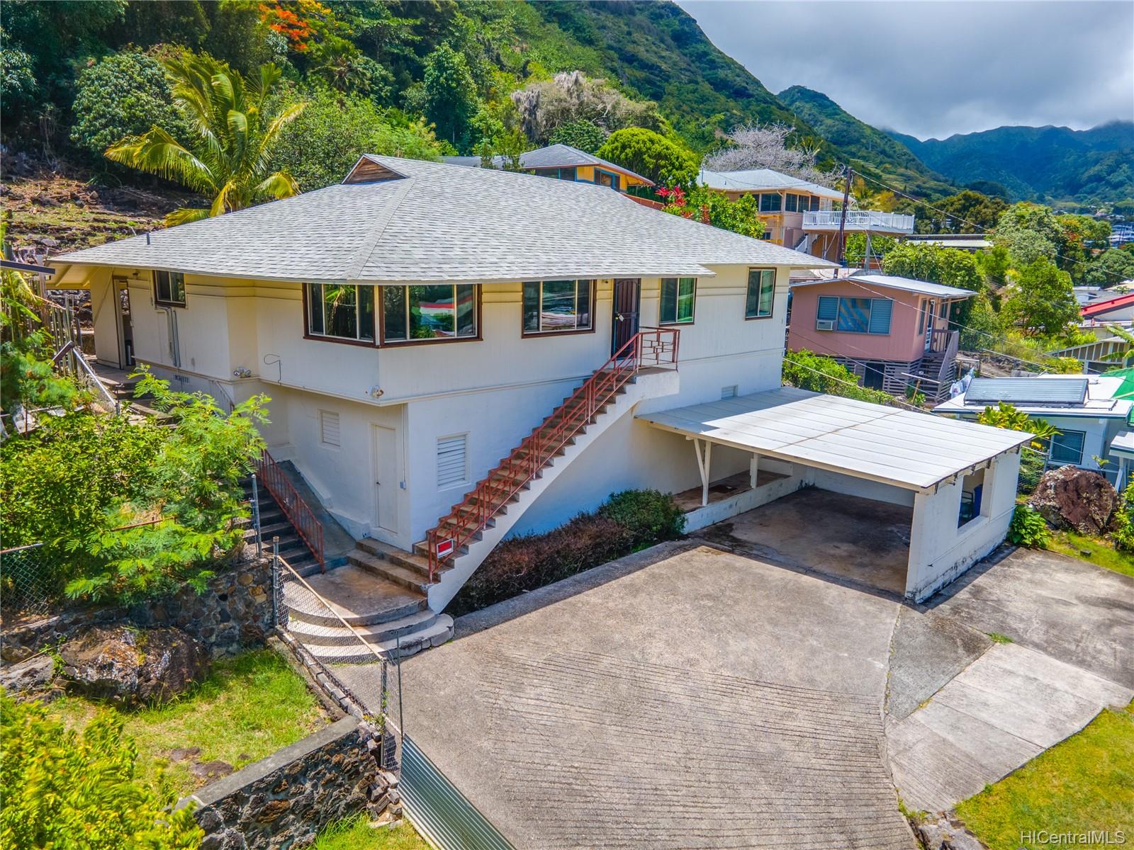 2074 Palolo Avenue Honolulu, HI 96816