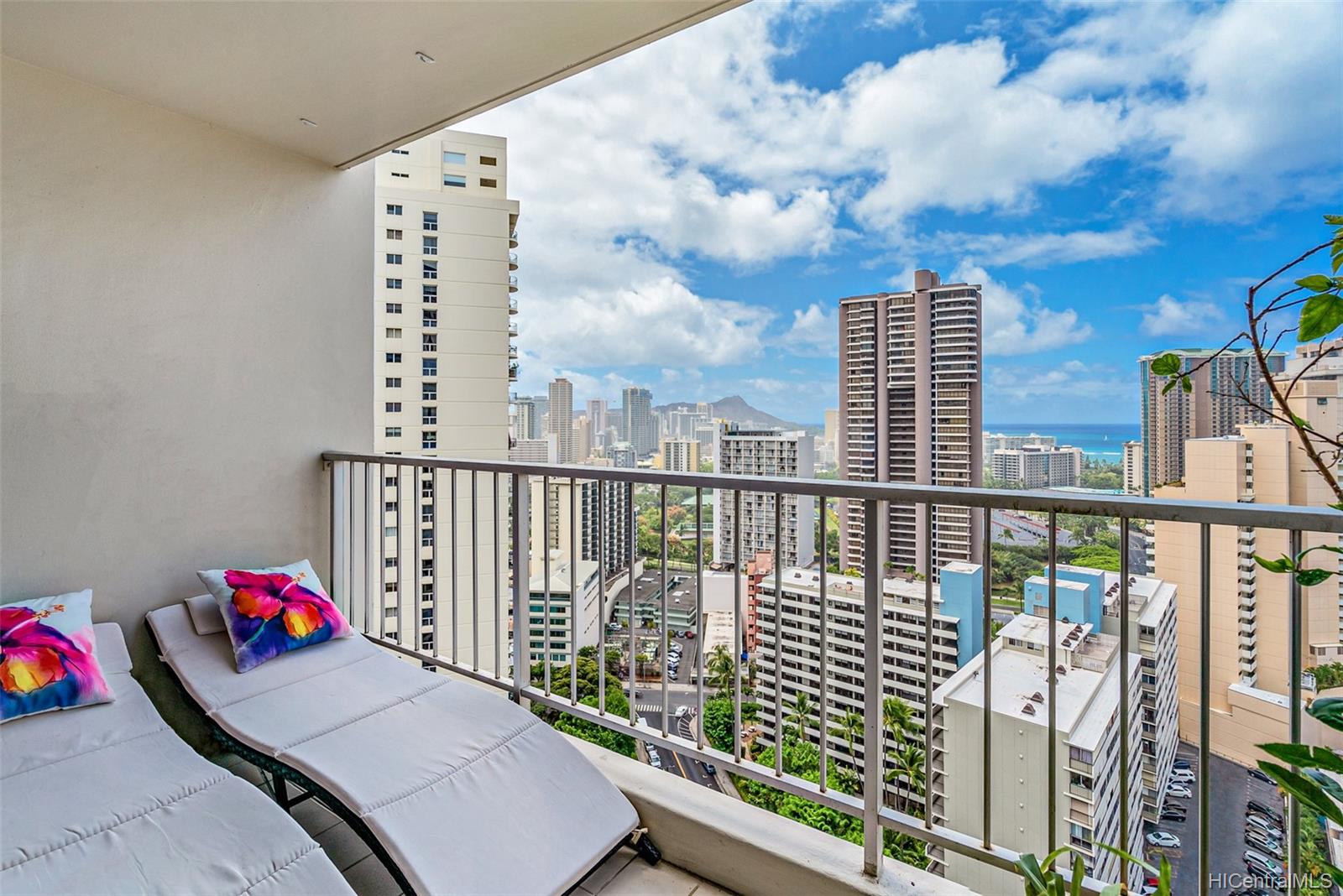 400 Hobron Lane #2703, Honolulu, HI 96815