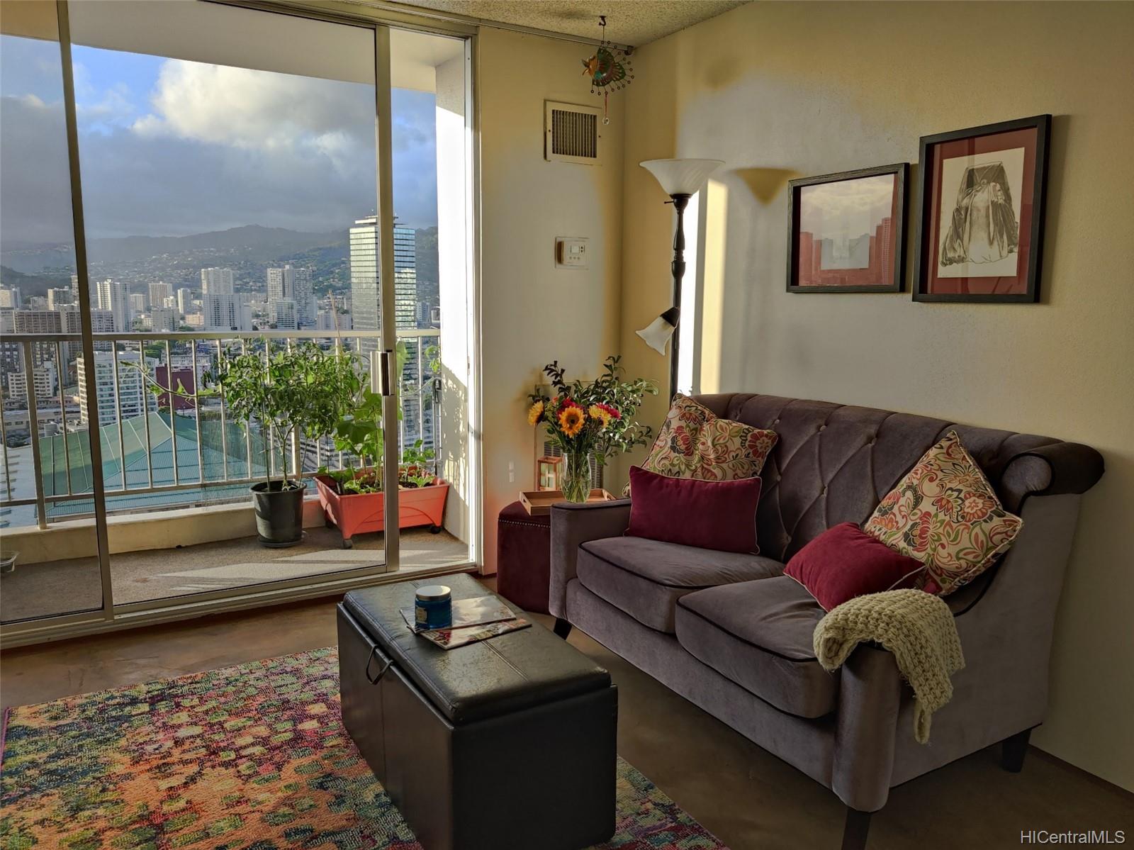 400 HOBRON Lane #3212, Honolulu, HI 96815