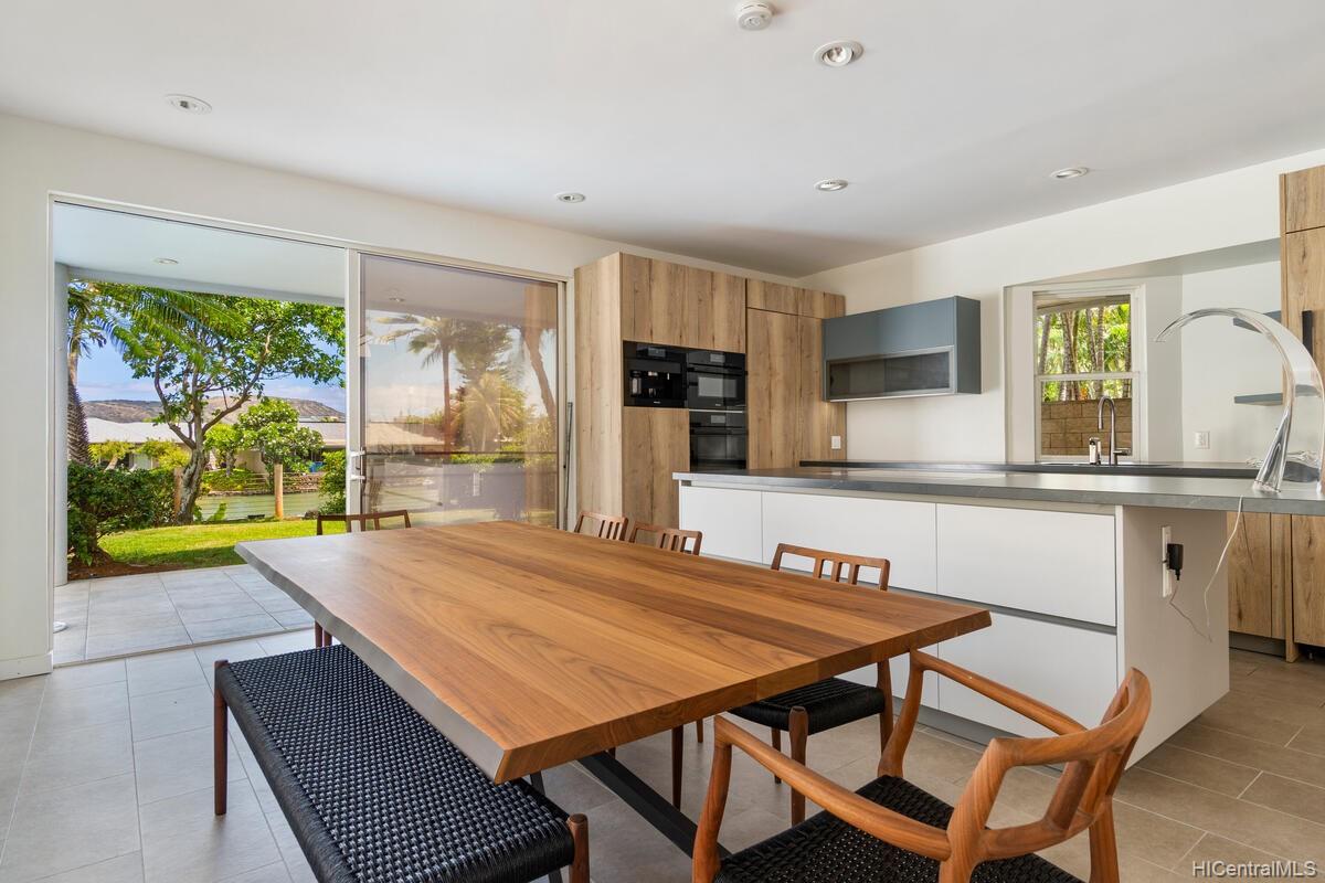 6645 Hawaii Kai Drive Honolulu, HI 96825