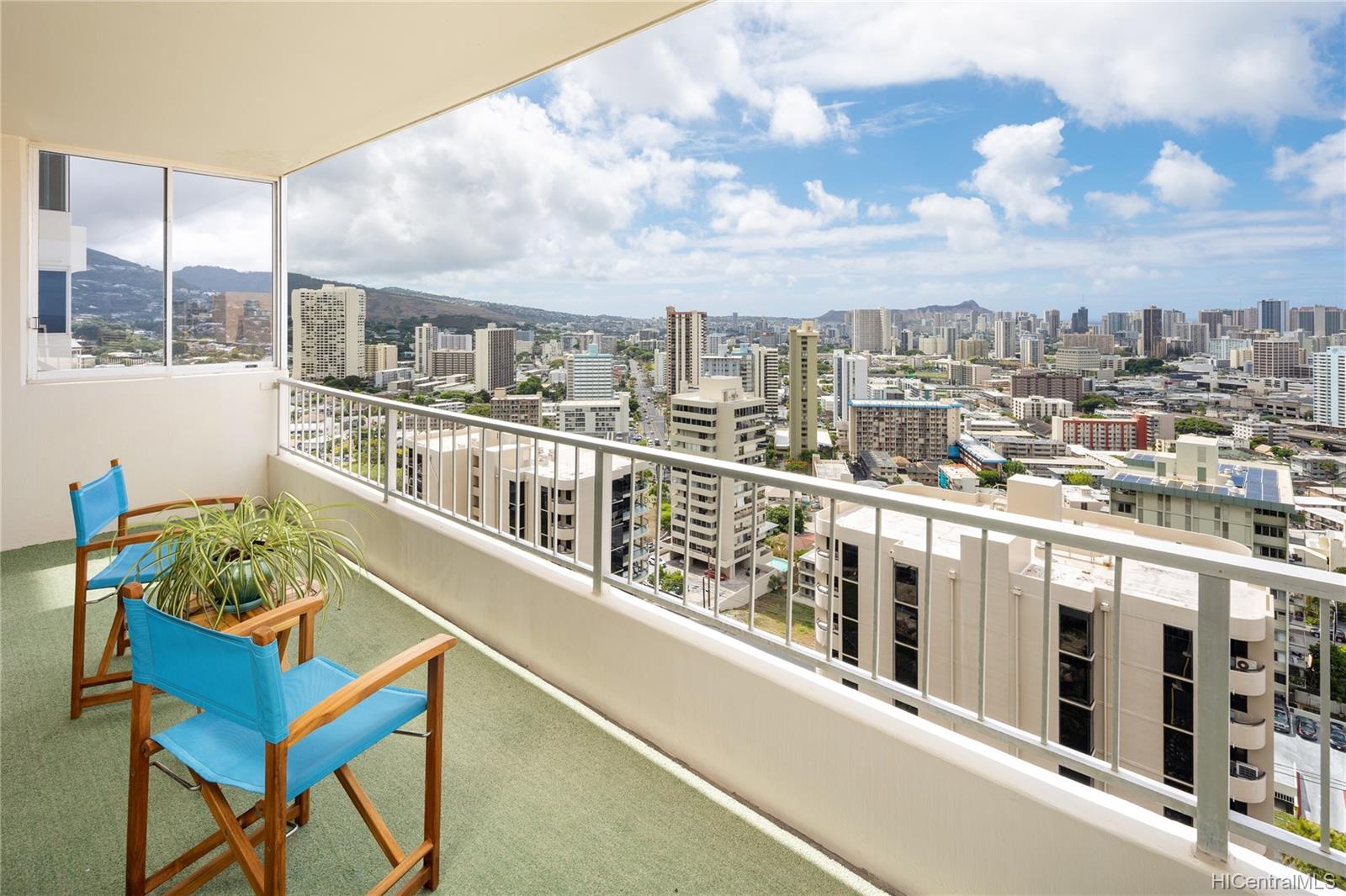 999 Wilder Avenue #1202, Honolulu, HI 96822